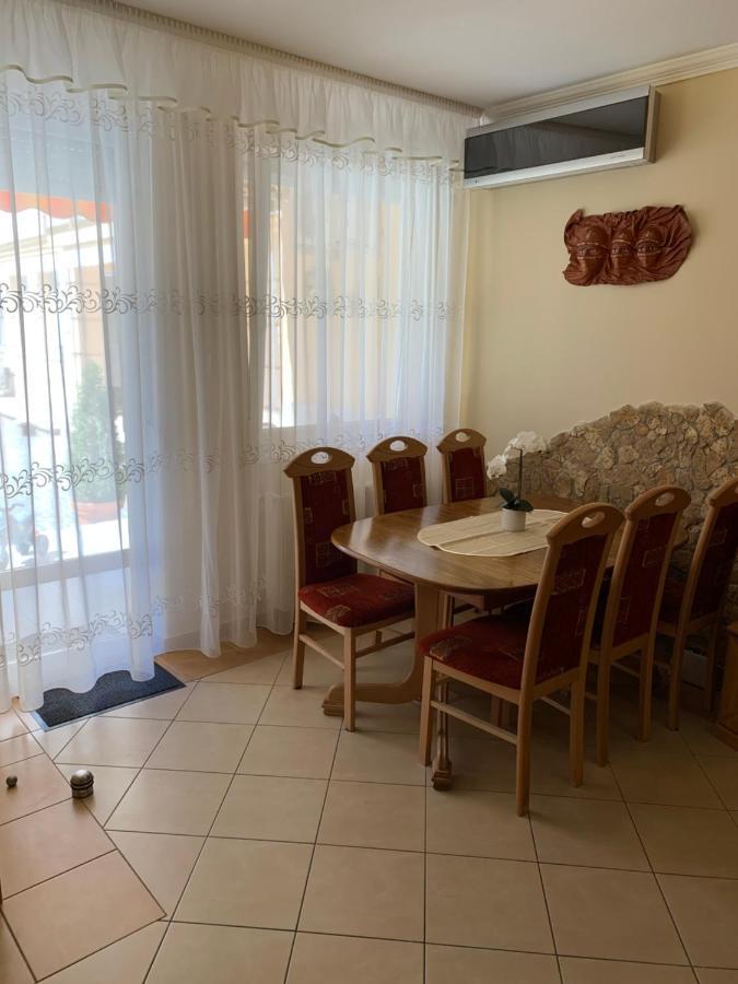 Relax Apartman Hajdúszoboszló Екстериор снимка